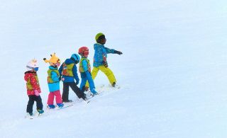 U Palama 50 mališana naučilo skijati